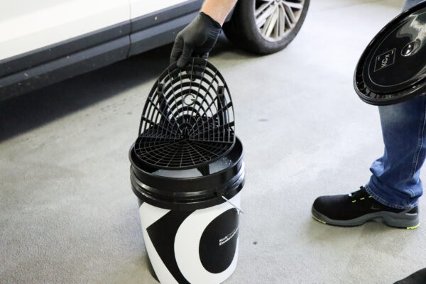 Koch Chemie Detailing Bucket Set - Detailingové vedro s ochrannou vložkou a vekom - Image 3