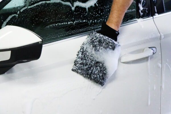 Koch Chemie Exterior Wash Mitt - Umývacia rukavica z mikrovlákna - Image 3