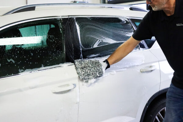 Koch Chemie Exterior Wash Mitt - Umývacia rukavica z mikrovlákna - Image 4