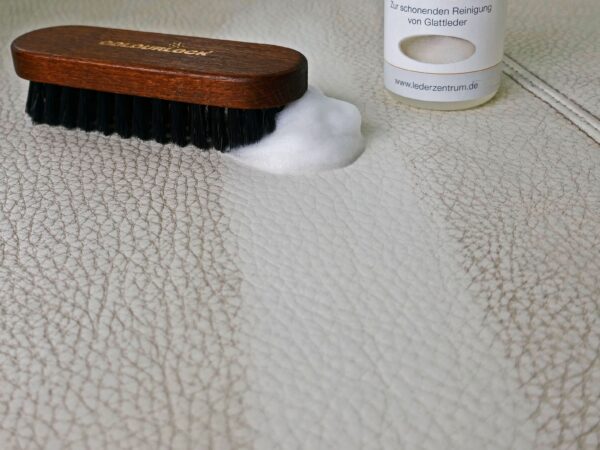 Colourlock Strong Leather Cleaner Stark - Silný čistič kože 200ml - Image 2