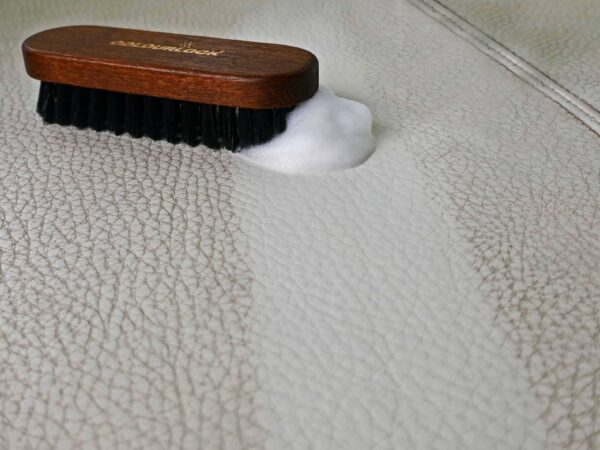 Colourlock Leather Brush - Kefa na kožu - Image 3