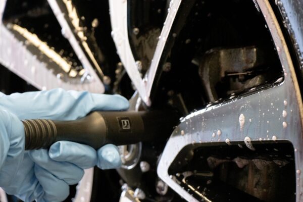 Koch Chemie Detail Wheel Brush - robustný a kyselinovzdorný štetec na disky - Image 3