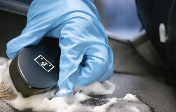 Koch Chemie Leather Brush - Kefa na kožu - Image 5